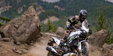 Nova Kawasaki KLE500: A Vida é um Rali, pilote!