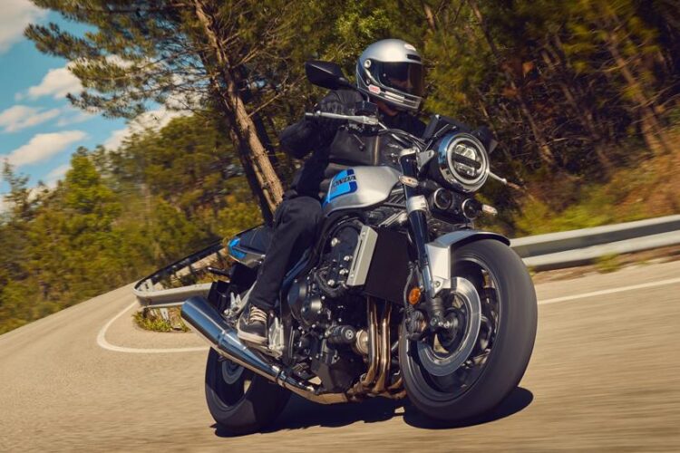 Finalmente, a Honda revela as CB1000F naked retro