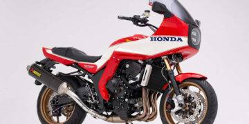 Esta CB1000F2 Bol D’Or eleva o nível retro ao máximo!