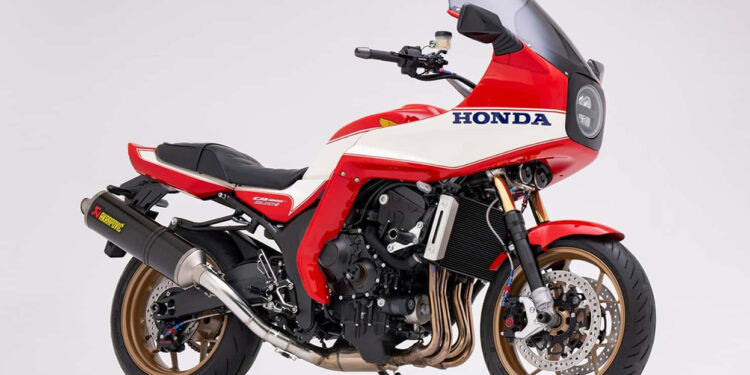 Esta CB1000F2 Bol D’Or eleva o nível retro ao máximo!