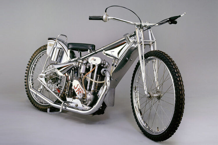 História | A JAP | Fruto de génio