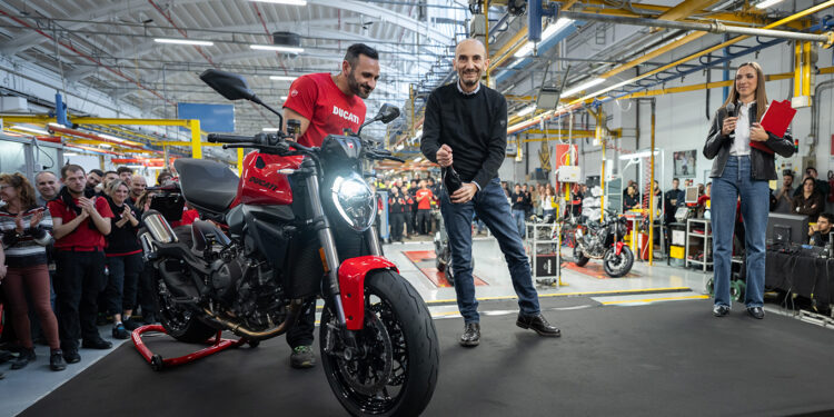 Ducati Monster de quinta geração entre em produção