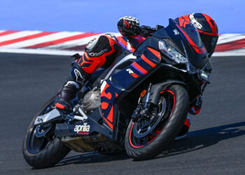 Aprilia lança réplica especial da RS457