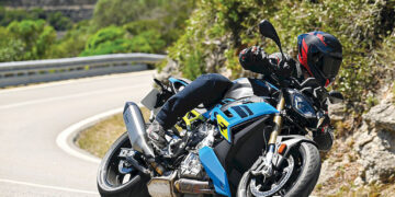 Contacto | BMW S1000R | Sobriedade na loucura