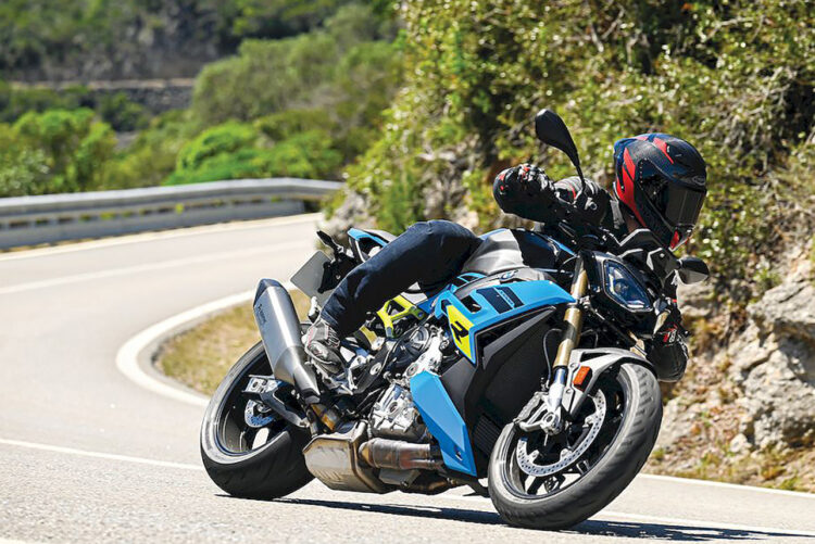 Contacto | BMW S1000R | Sobriedade na loucura