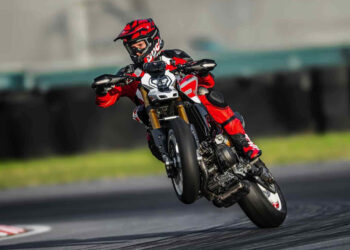 EICMA – Ducati Hypermotard V2, a lenda regressa