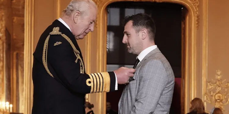 Michael Dunlop condecorado pelo Rei