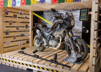 Royal Enfield Himalayan 750 só chega em 2026