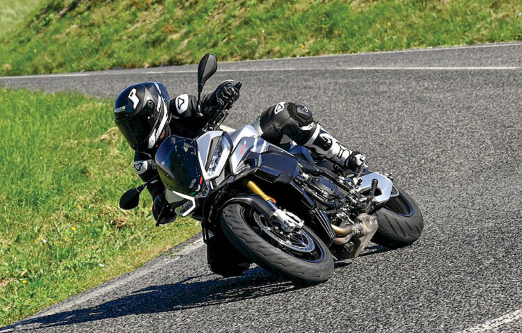 Contacto | Aprilia Tuono V4 1100 |Alta Costura