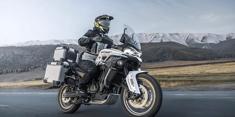 Nova CF Moto 800MT