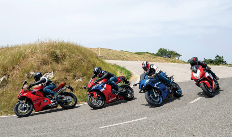 Comparativo |Ducati Panigale V2 S | Honda CBR 600 RR | MV Agusta F3 RC | Yamaha R9 | As mais quentes