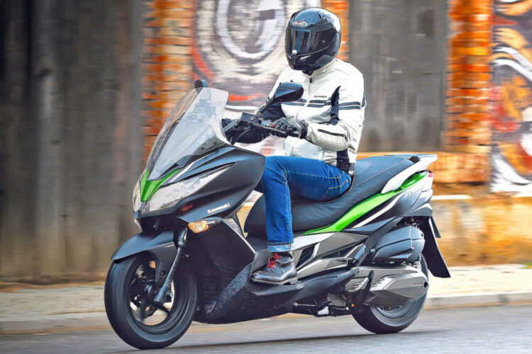 Kawasaki prepara scooter híbrida?