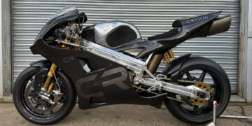 Crighton CR700W de 220 cv procura novo dono