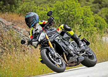Contacto | Triumph Speed Triple 1200 RS | A abelha rainha