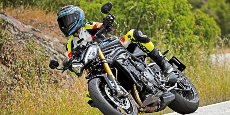 Contacto | Triumph Speed Triple 1200 RS | A abelha rainha