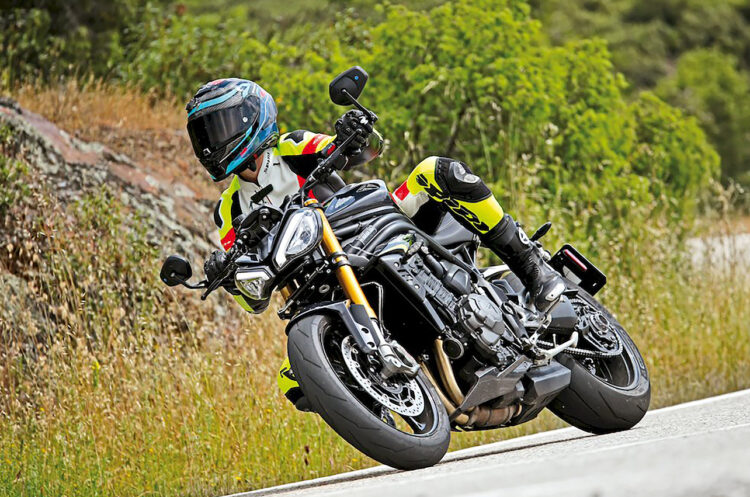 Contacto | Triumph Speed Triple 1200 RS | A abelha rainha