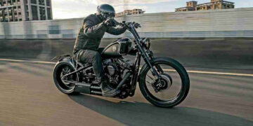 Supermoto | Harley-Davidson Sovereign Raven by Rough Crafts | Sonhos de juventude