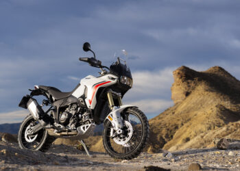 Nova Ducati DesertX 2026: desempenho profissional, aventura para todos