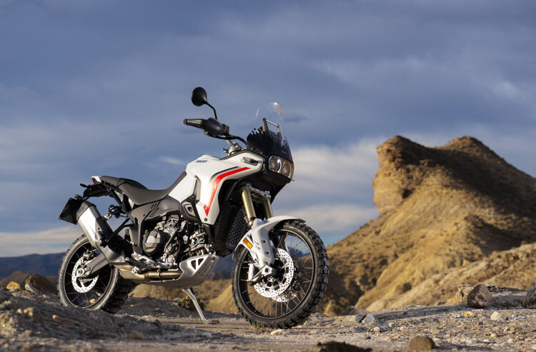 Nova Ducati DesertX 2026: desempenho profissional, aventura para todos