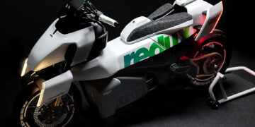 Guerra ao plástico chega às motos com a Redux