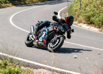 Contacto | BMW M1000 R | Teste à sanidade mental