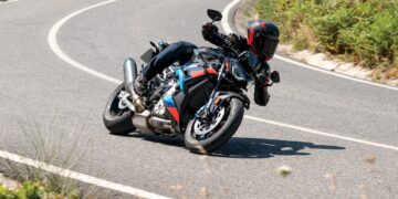 Contacto | BMW M1000 R | Teste à sanidade mental