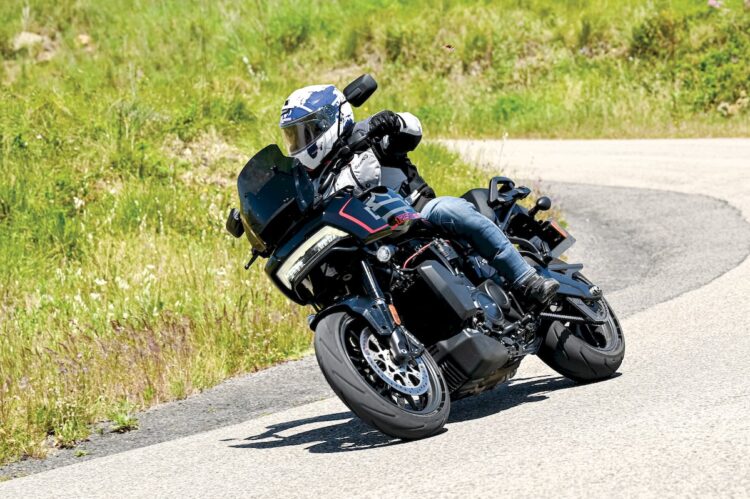 Contacto | Harley-Davidson Pan America 1250 ST | A crossover americana