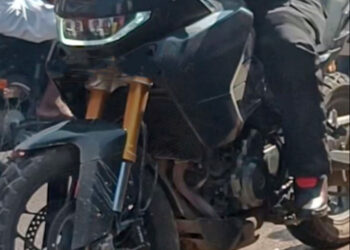 Norton Atlas GT apanhada em testes na Índia