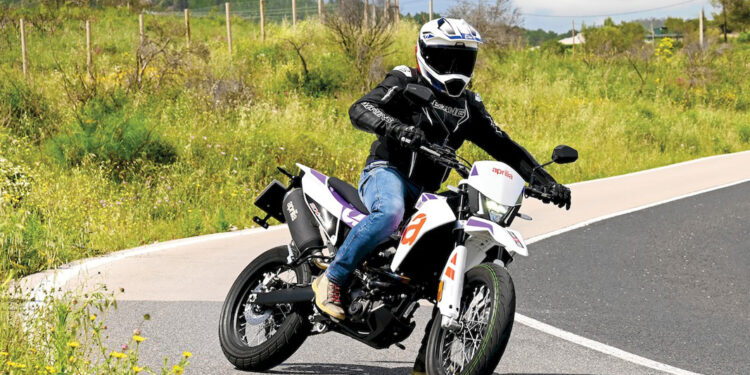 Contacto | Aprilia SX 125 | Eternamente jovem