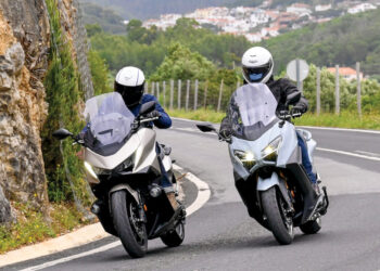 Comparativo Maxi-scooters | Honda Forza 750 / Yamaha TMAX Tech Max | Velhas rivalidades