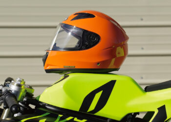 HJC lança o capacete infantil “Y10”