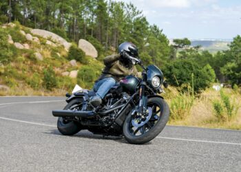 Contacto | Harley-Davidson Low Rider S | Das corridas para a estrada