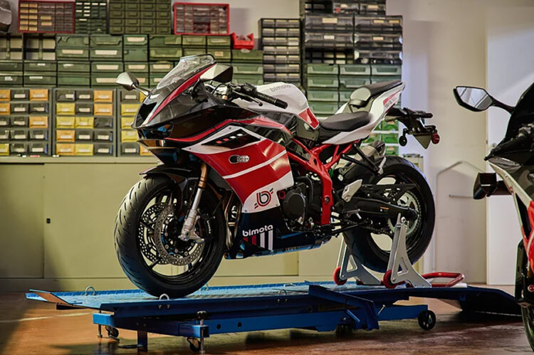 Bimota KB399 oficialmente lançada pela marca italiana