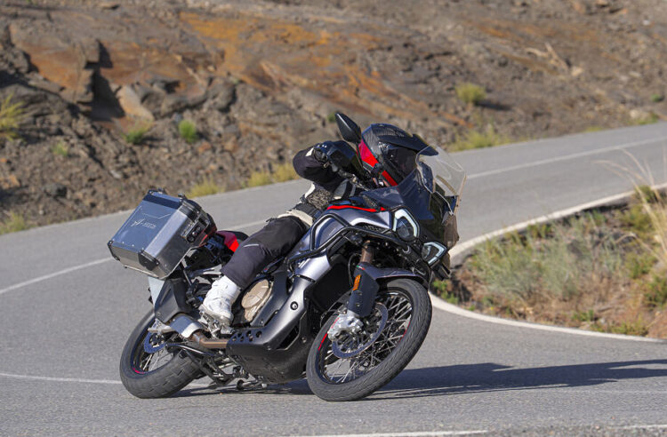MV Agusta Enduro Veloce: A Aventureira completa