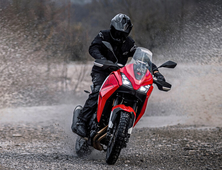 Moto Morini coloca X-CAPE 700 em campanha