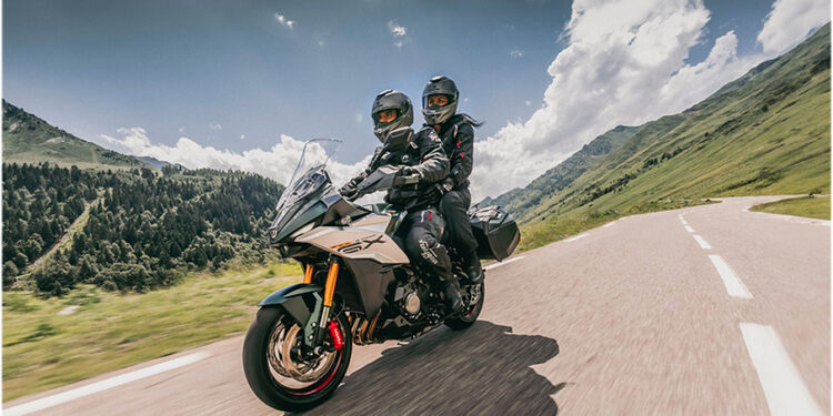 Campanha Suzuki oferece malas na GSX-S1000 GX
