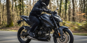 125RS Voge 125RS: mais tamanho e mais tecnologia