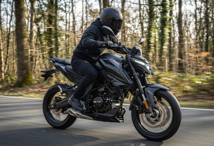 125RS Voge 125RS: mais tamanho e mais tecnologia