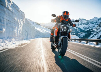 Revelada a novíssima KTM 1390 Super Duke RR
