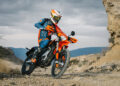 A KTM Freeride E 2026 chega aos concessionários em abril