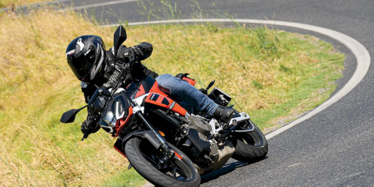 Ensaio | Aprilia Tuono 457 | Deixa o Resto