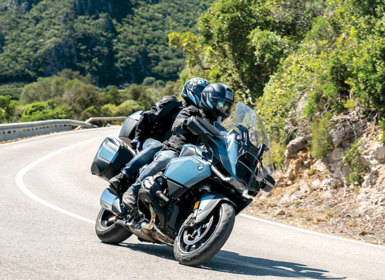 Contacto | BMW R 1300 RT | Turismo de luxo com alma de desportiva
