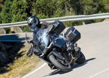 Contacto | BMW R 1300 RT | Turismo de luxo com alma de desportiva
