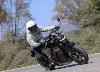 Pala lá da moto: O desenvolvimento do caráter da Honda WN7