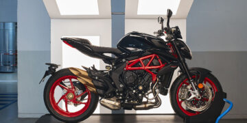 MV Agusta Brutale 800 apresenta Nero Carbonio como nova cor premium