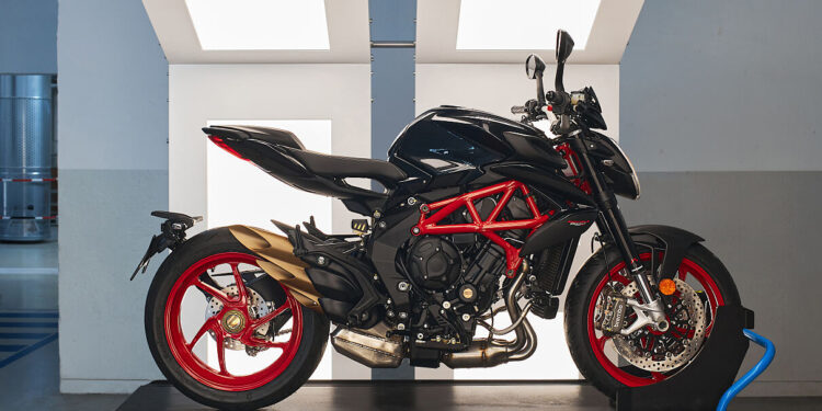 MV Agusta Brutale 800 apresenta Nero Carbonio como nova cor premium