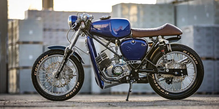 Blue Monday: Uma pequena Cafe Racer com alma
