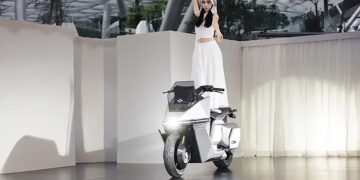 Chega a primeira scooter autoequilibrada… e não é japonesa