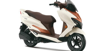 Suzuki revela scooter de luxo “renovada” fabricada na Índia
