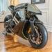 Aston Martin Brough Superior AMB 001 chega ao mercado
